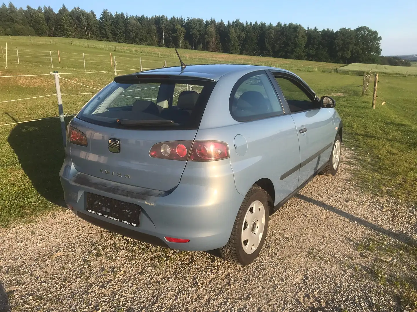 SEAT Ibiza Ibiza 1.2 12V Reference Blau - 2