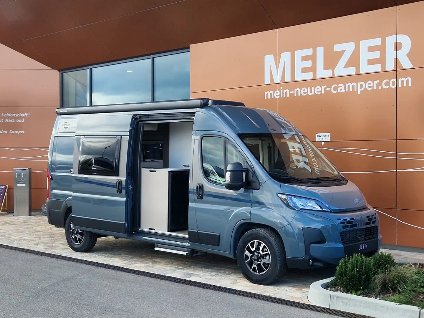 Carado CV 602 pro - 6 m mit Längsbett Weiß - 1