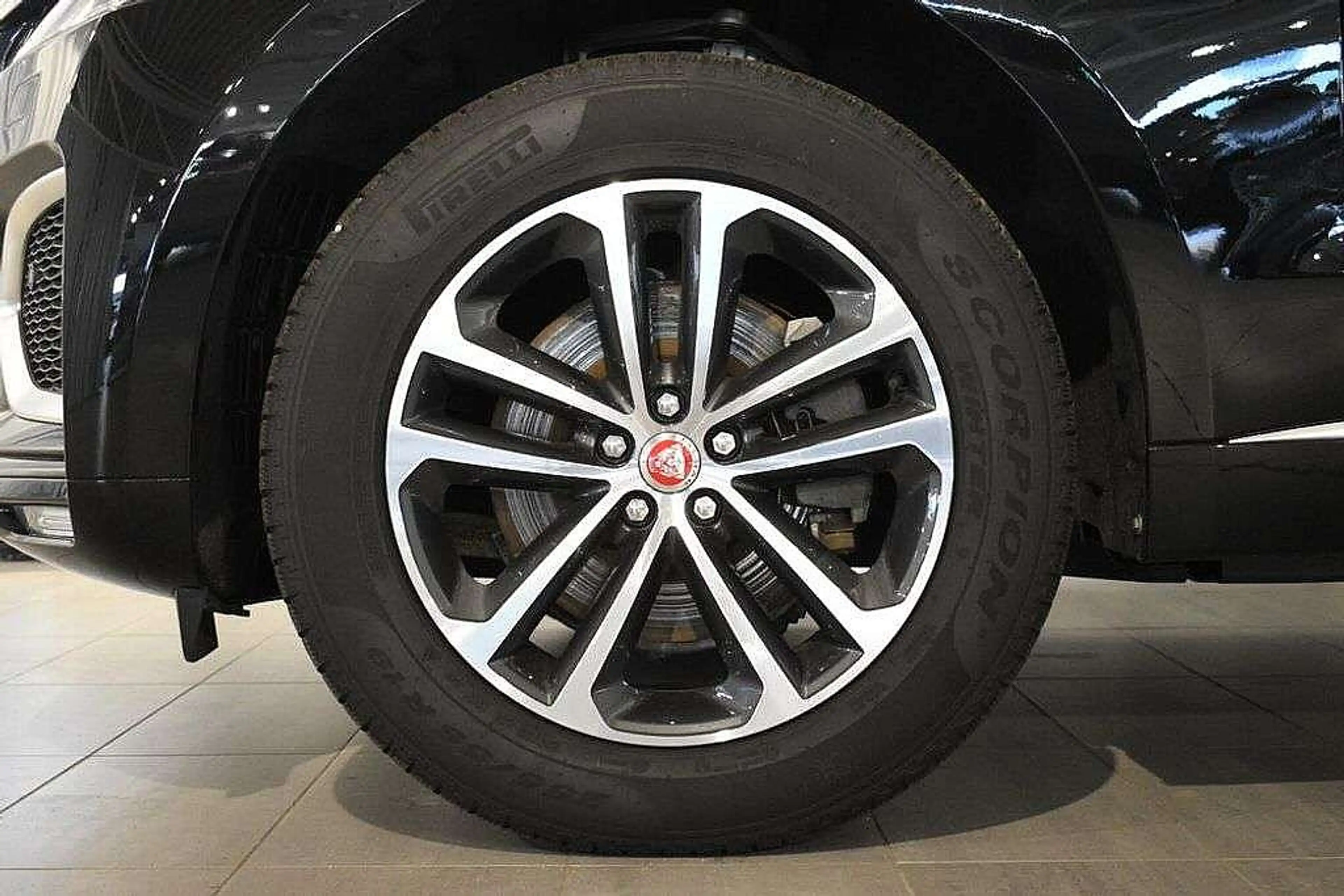Jaguar F-Pace R-Dynamic S D200 AWD Aut. — photo 7