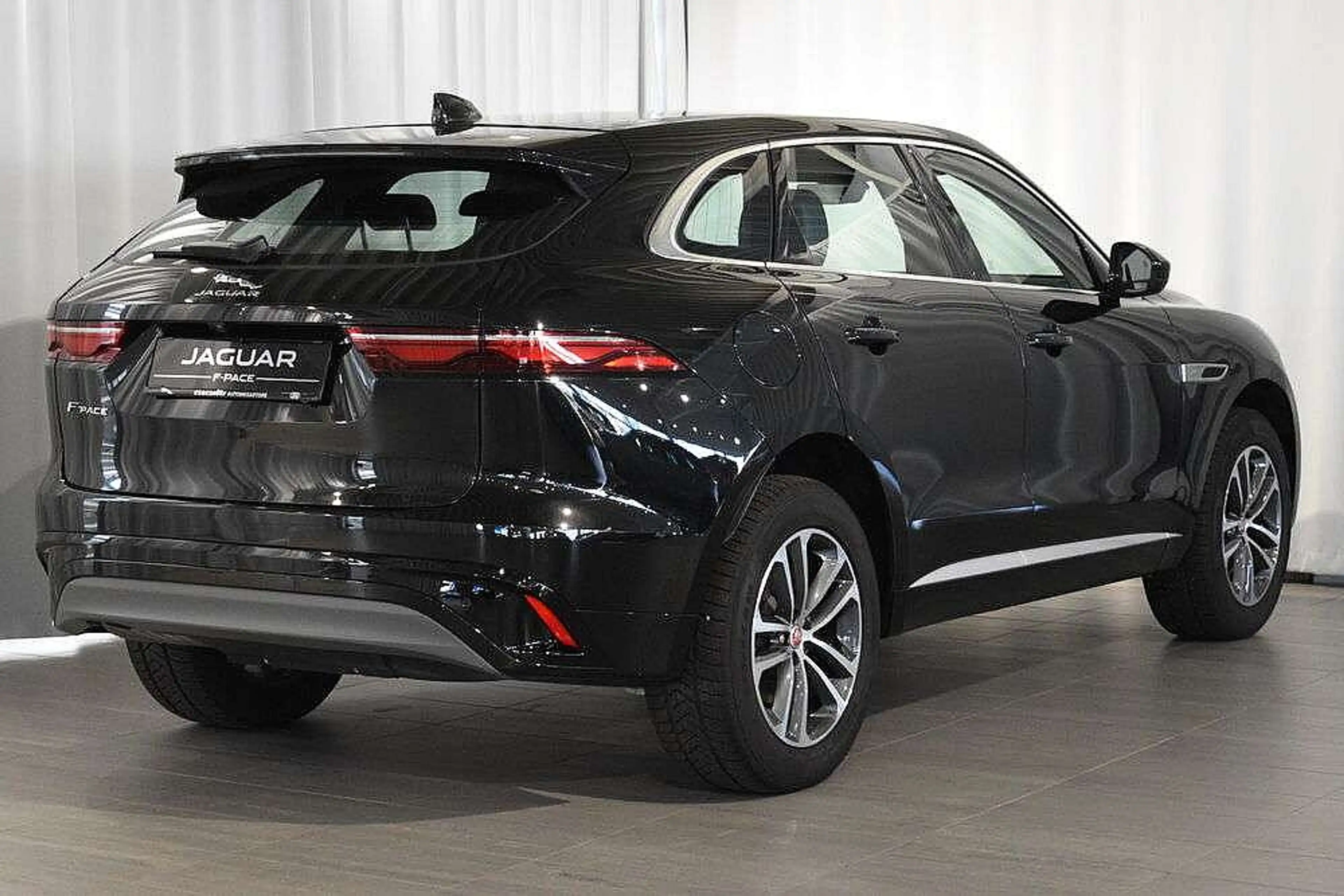 Jaguar F-Pace R-Dynamic S D200 AWD Aut. — photo 2