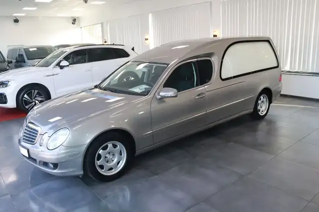 Mercedes-Benz E 220 CDI Pollmann Bestattungswagen/Leichenwagen