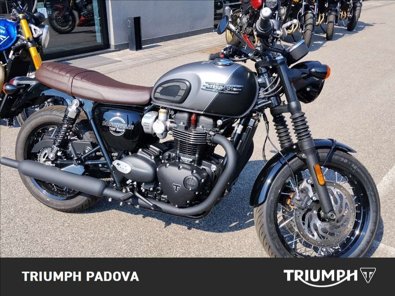 Triumph Bonneville T120 Black