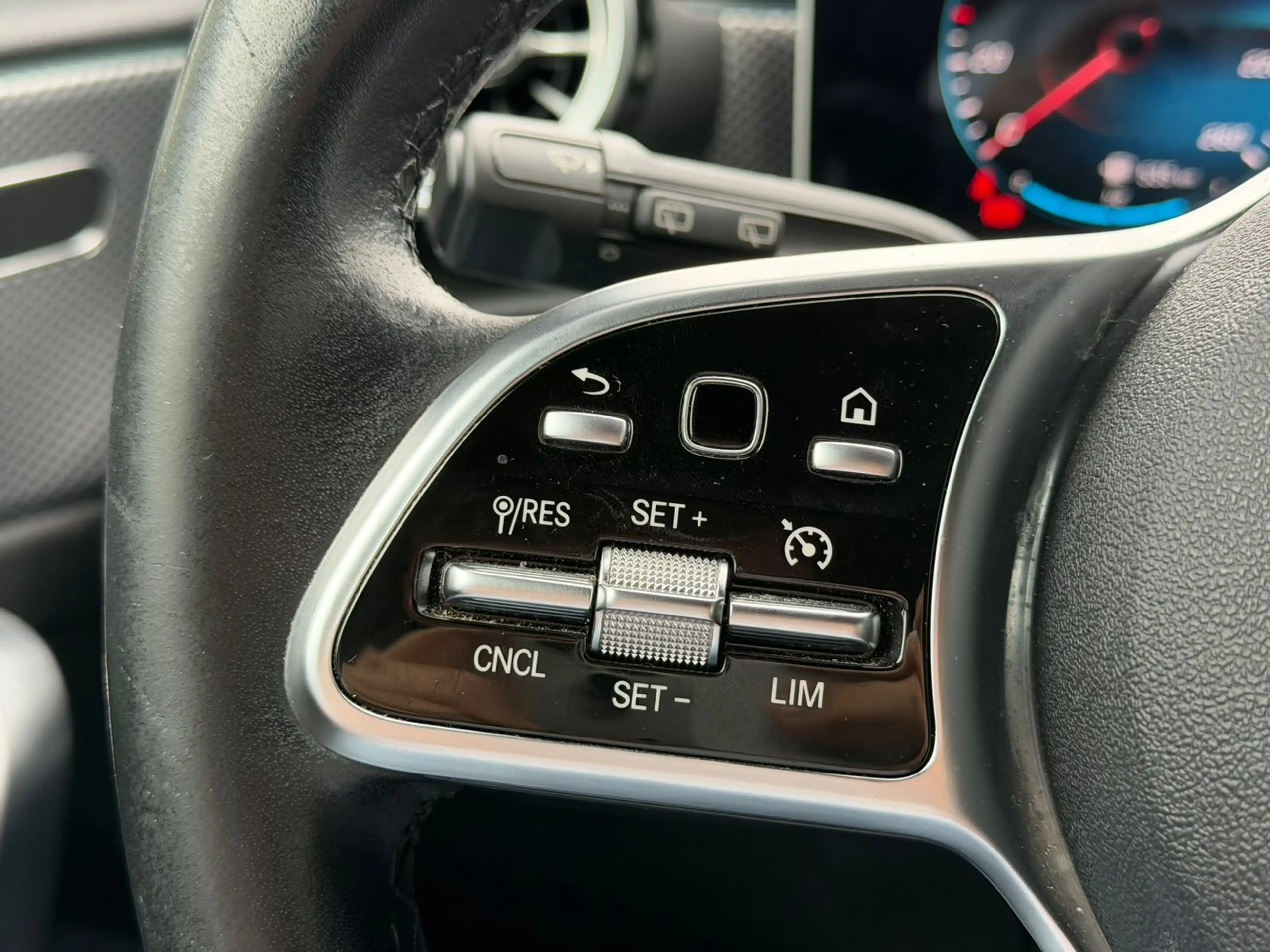 Mercedes-Benz A 180 Premium Plus | Stoelverwarming | Ambiance Verlicht — photo 7