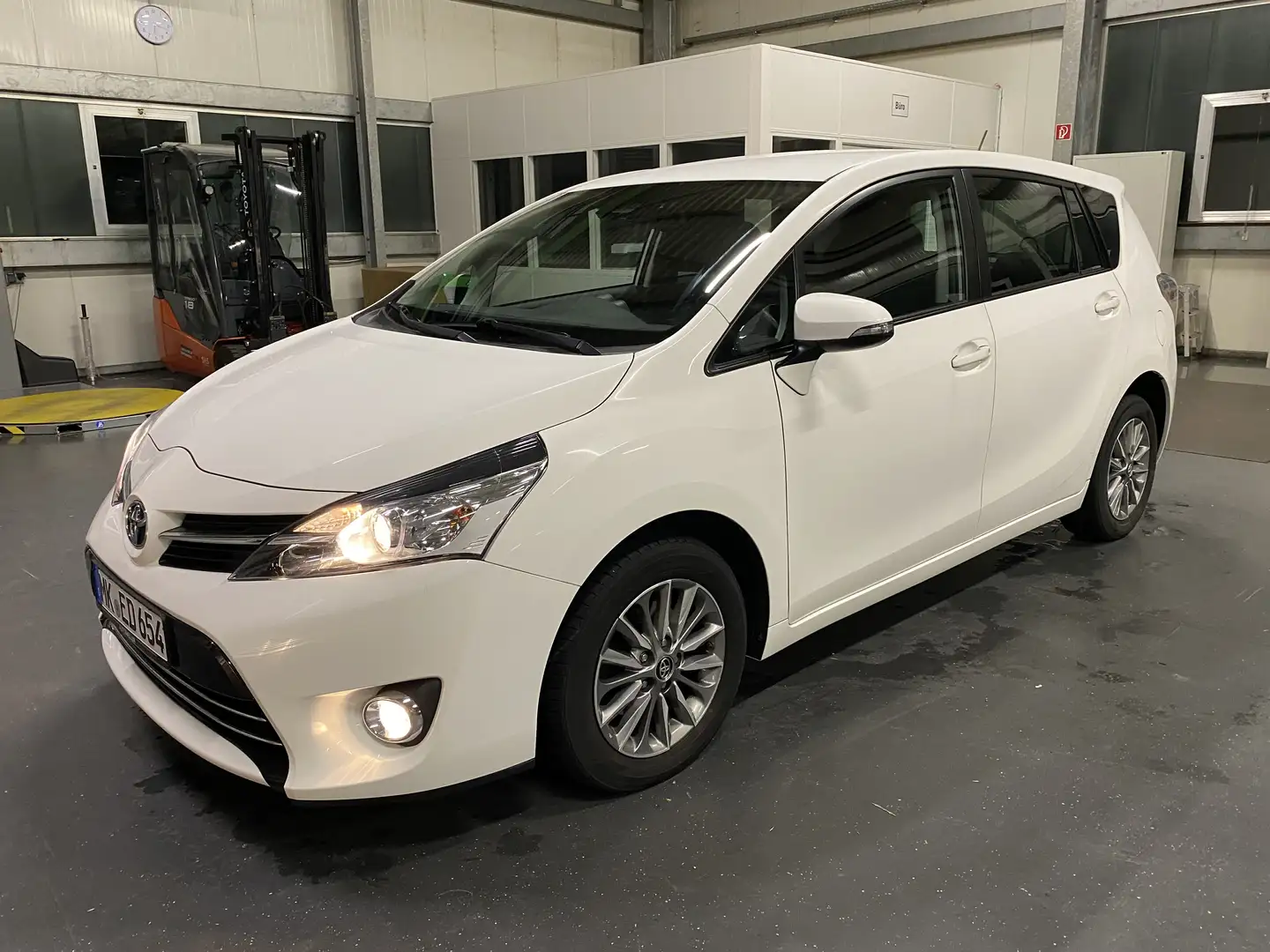 Toyota Verso Edition S Multidrive Van Biały - 1