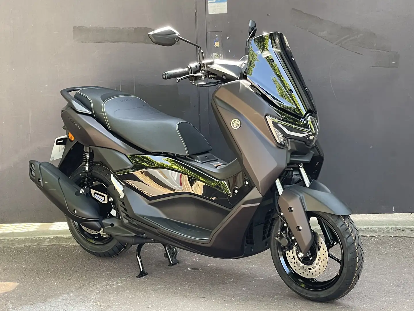 Yamaha NMAX Bruin - 1