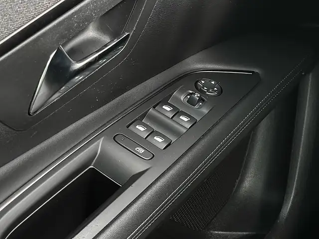 Peugeot 3008 view 13