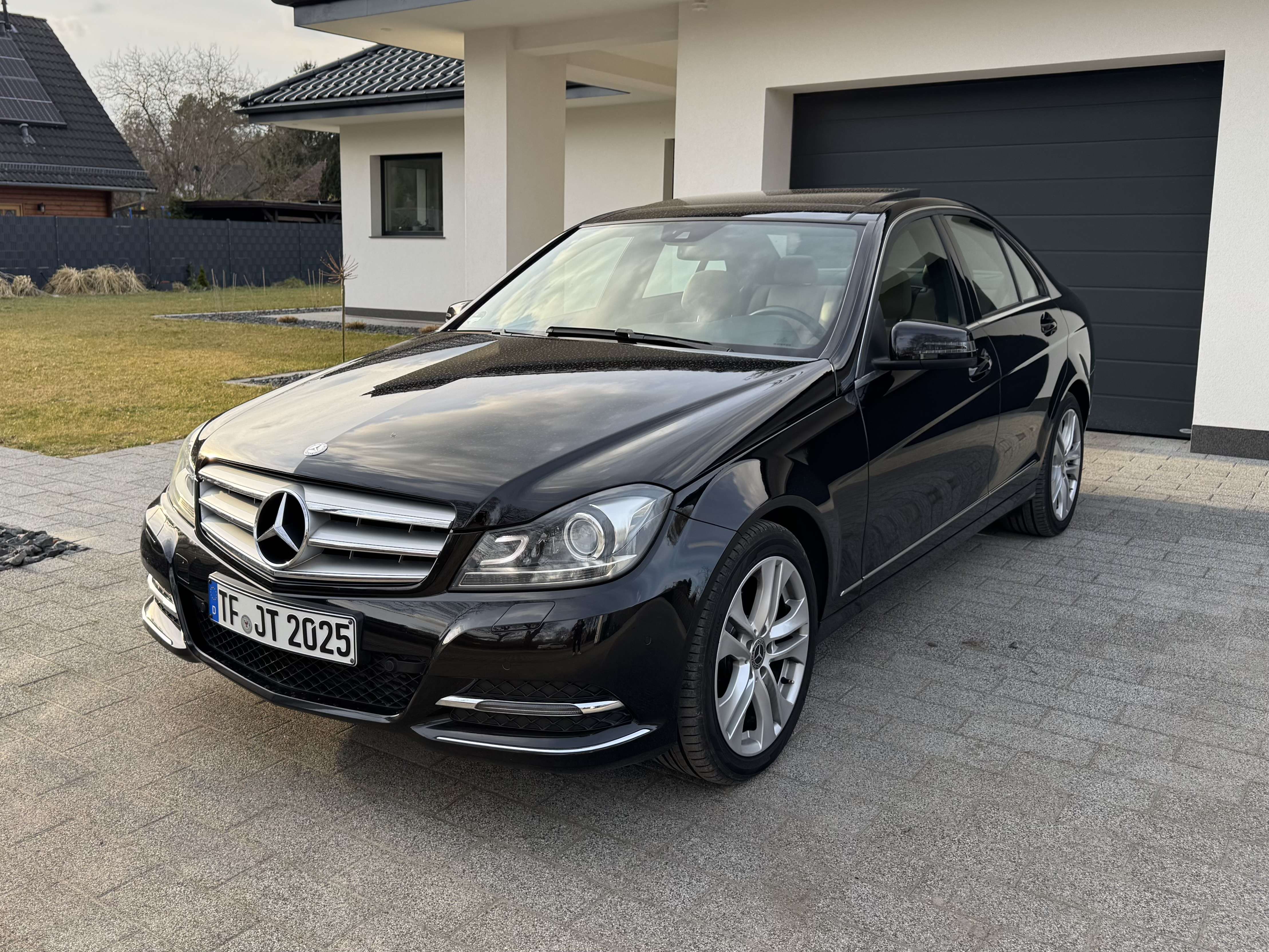 Second hand Mercedes Benz C-Class 