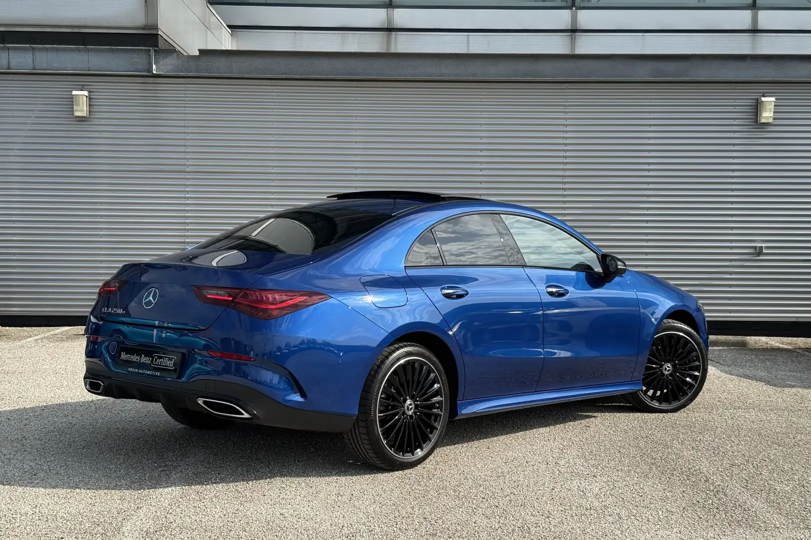 Mercedes-Benz CLA 250 CLA 250e Coupé Automaat AMG Line | Premium Pakket Blauw - 2