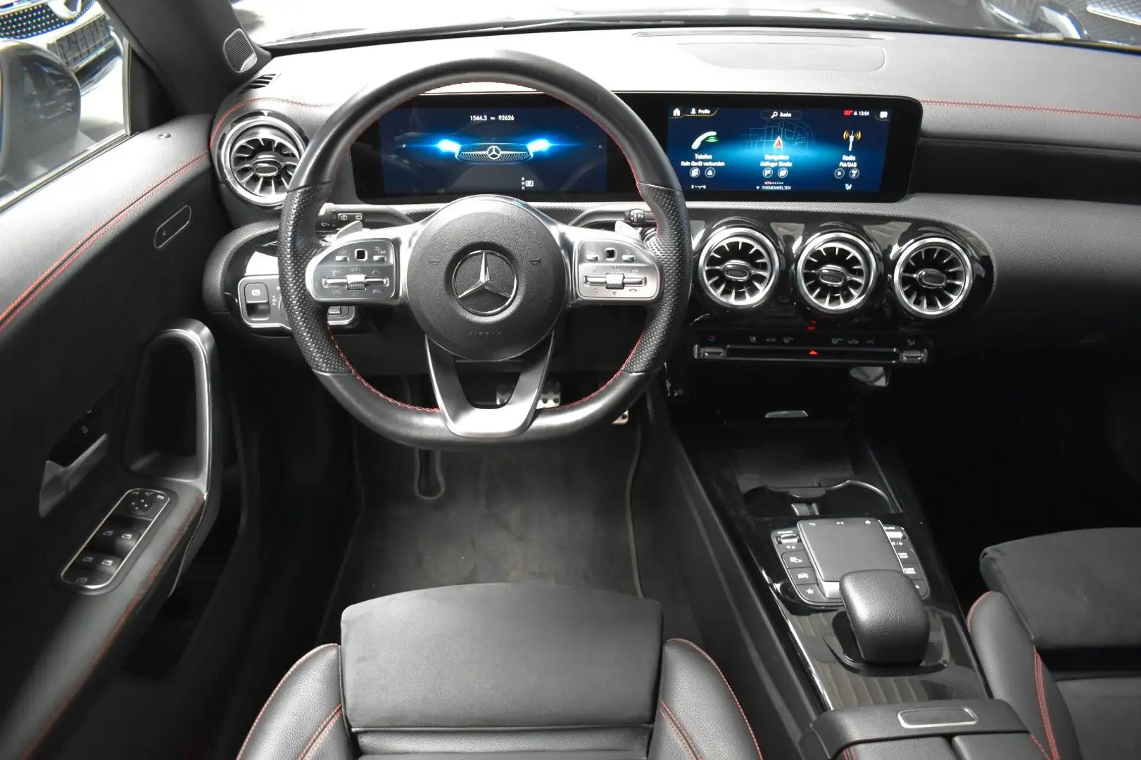 Mercedes-Benz CLA 220 CLA 220 d Shooting Brake AMG LINE*AMBIENTE*AHK* Schwarz - 2