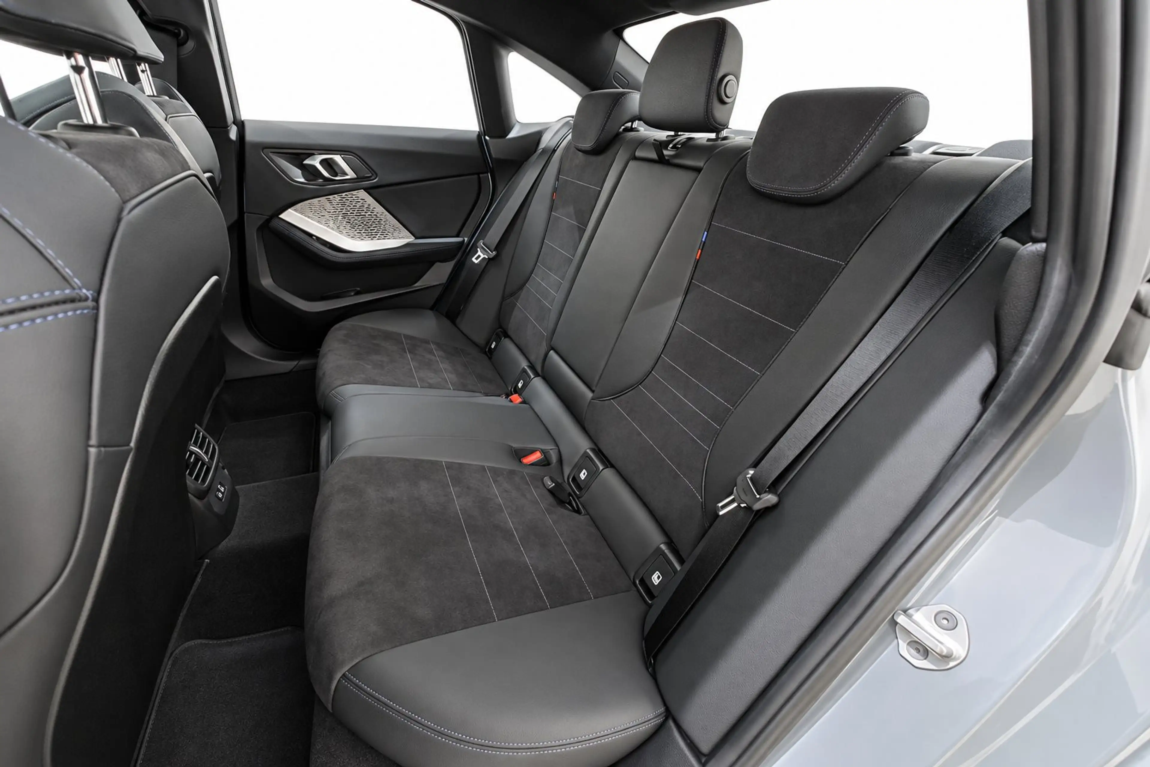 BMW 220 Gran Coupe M Sport PANO/MASSAGE/HUD/360°/MMRY — photo 11