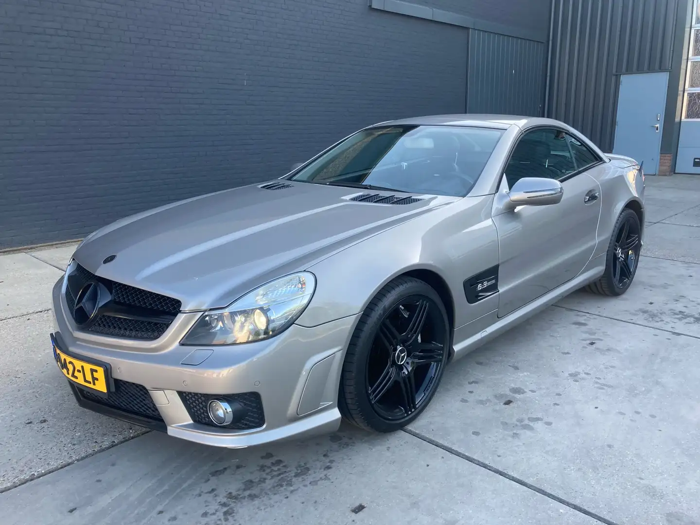 Mercedes-Benz SL 63 AMG SL 63 AMG Šedá - 1