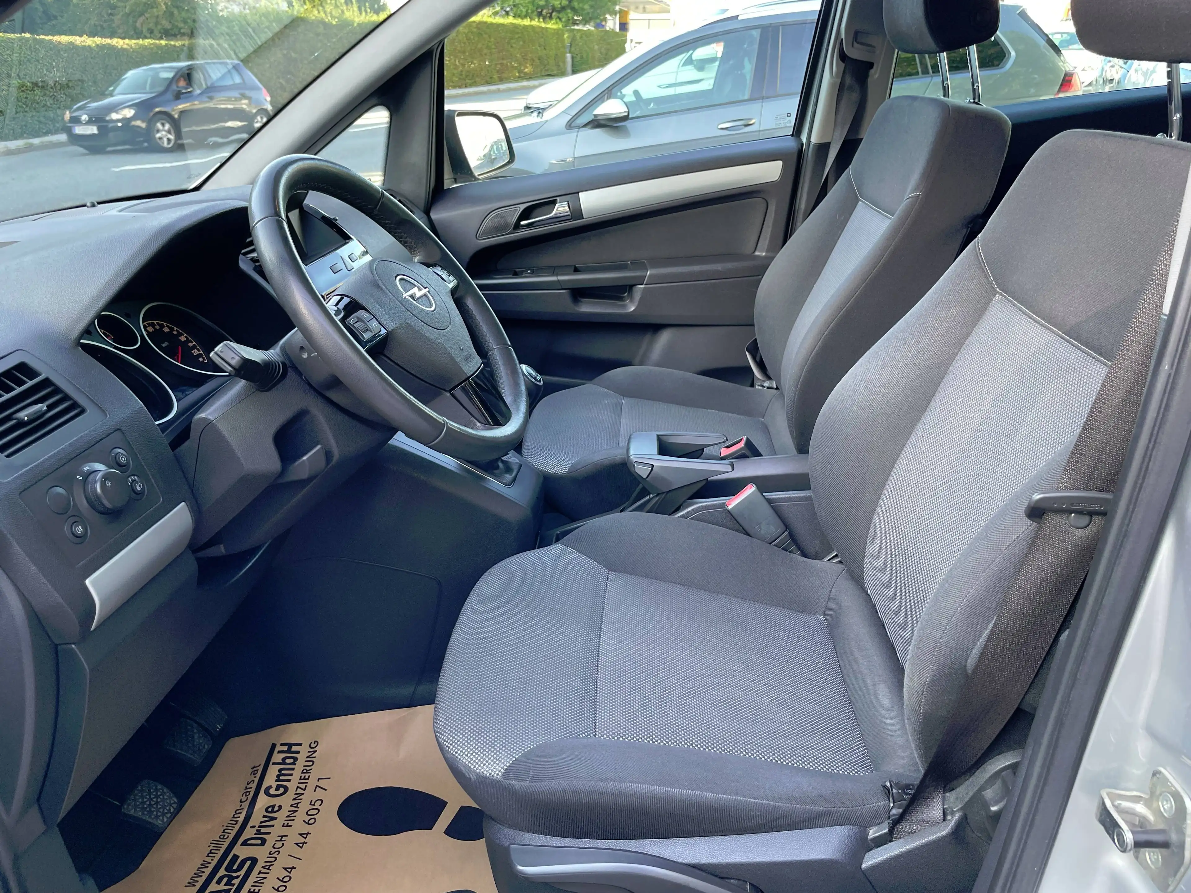 Opel Zafira Design Edition — photo 15