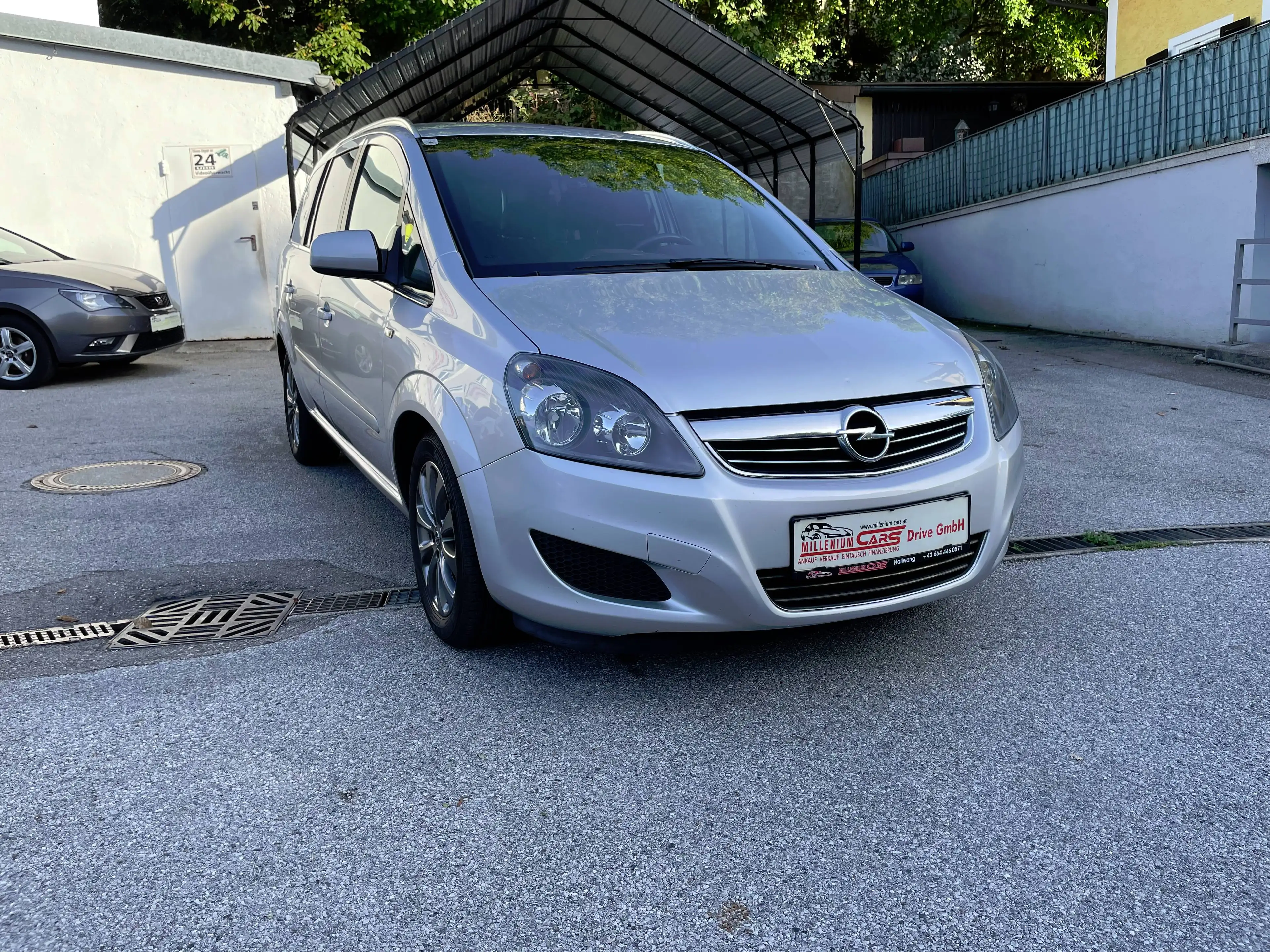 Opel Zafira Design Edition — photo 11