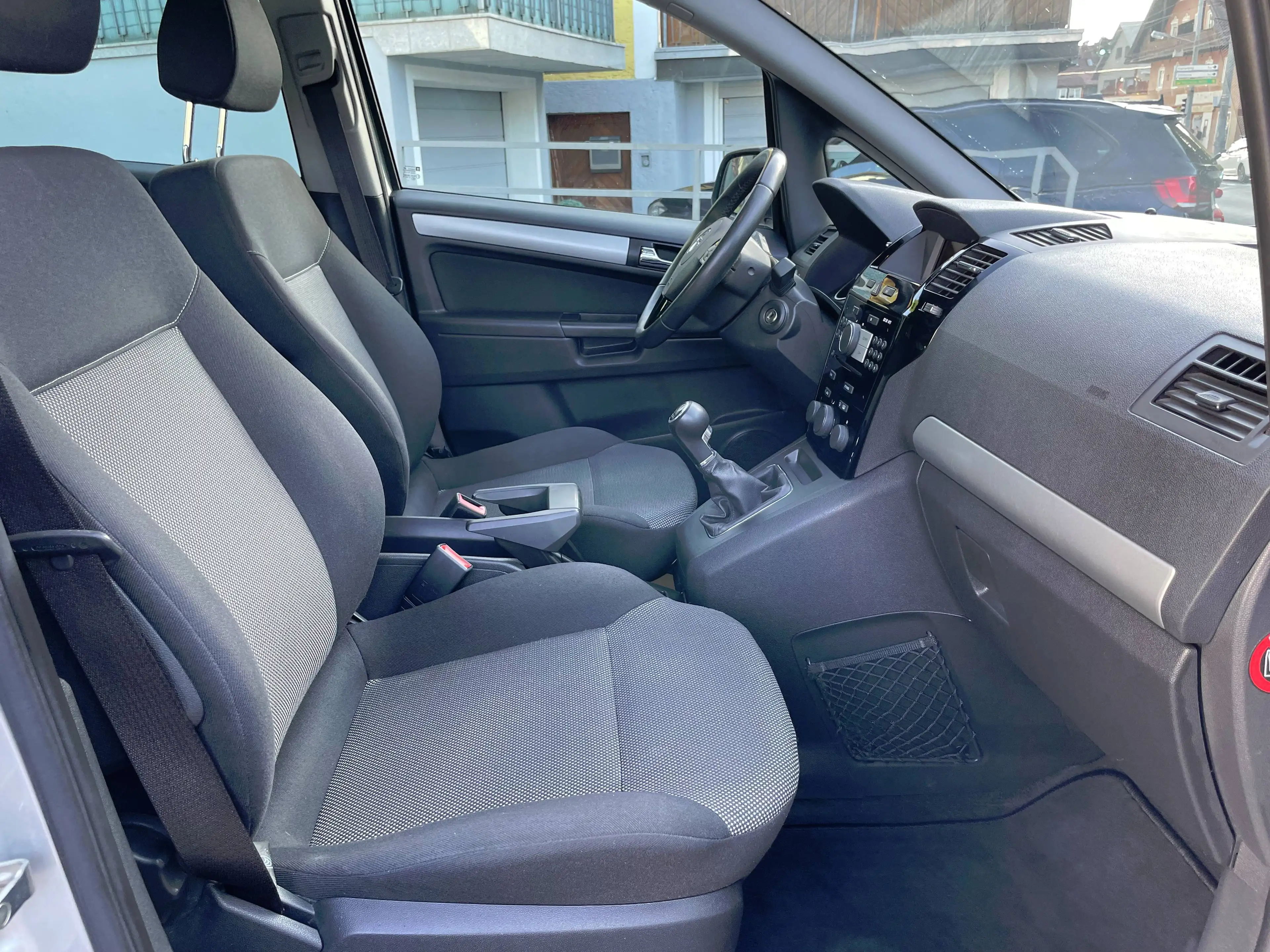 Opel Zafira Design Edition — photo 14