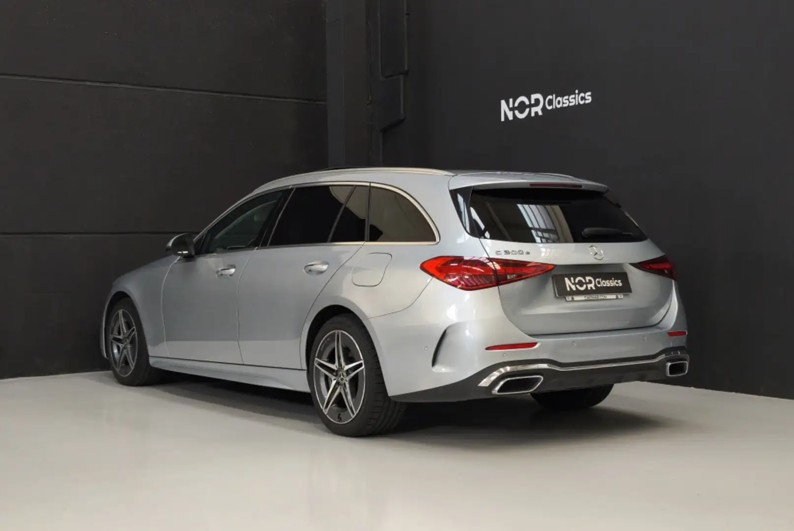 Mercedes-Benz C 300 Estate 300e 9G-Tronic Grijs - 2