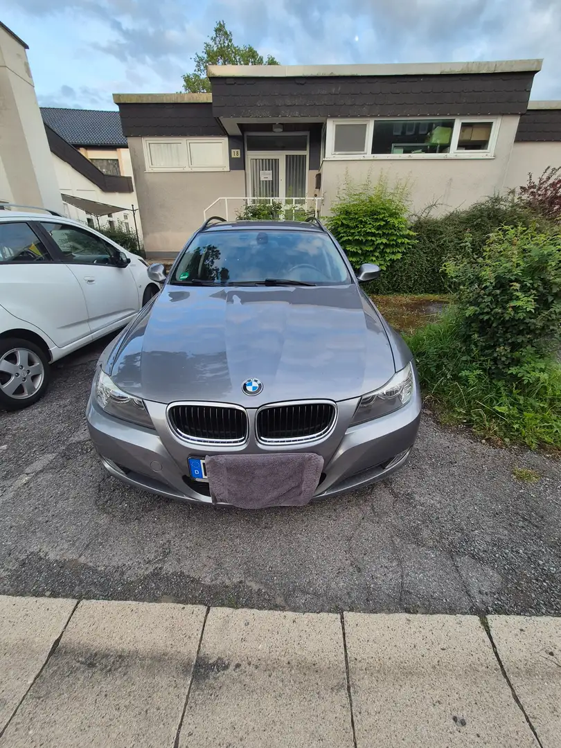 BMW 318 318i Touring Šedá - 1