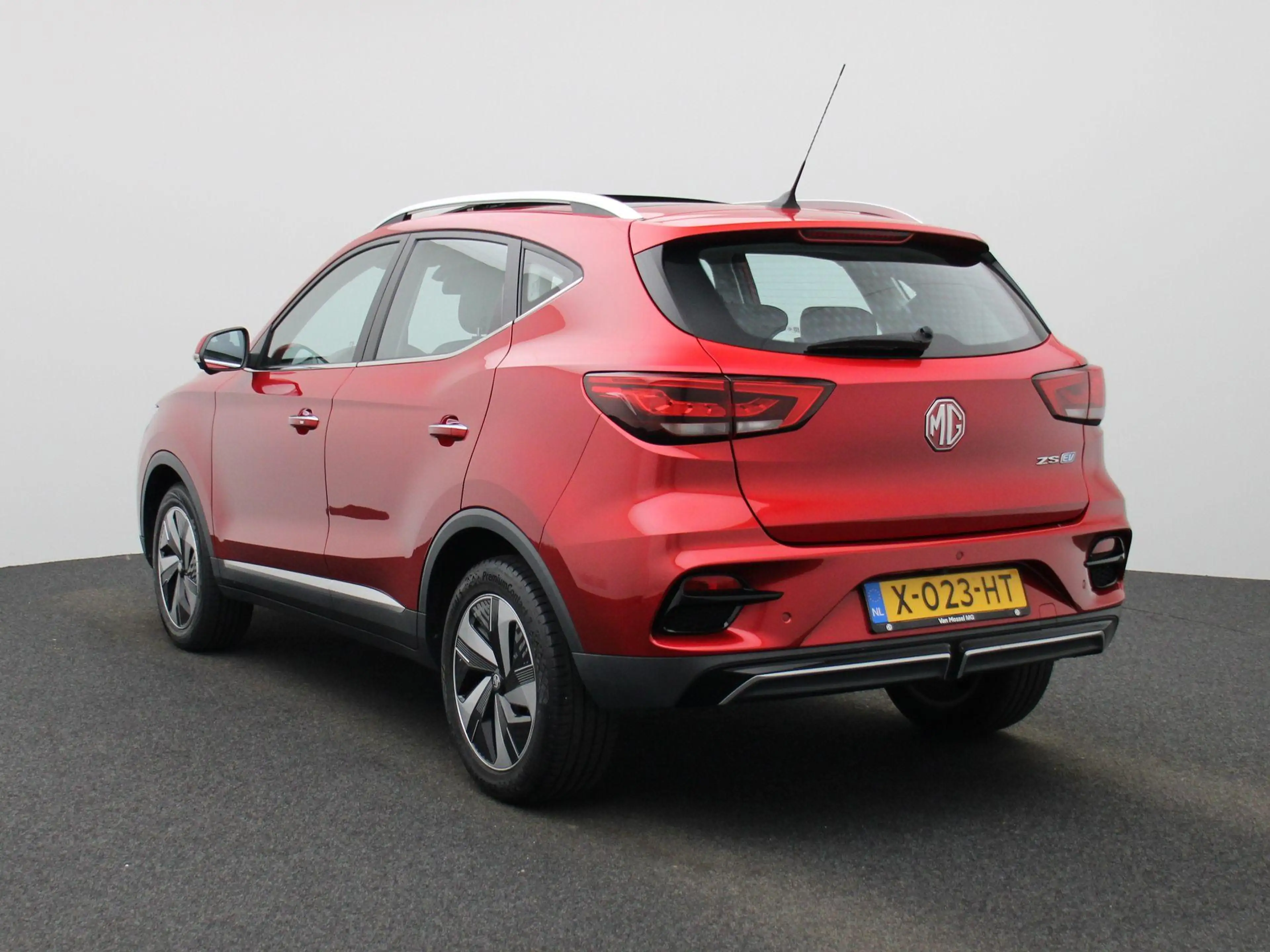 MG ZS MG EV EV Long Range Luxury 70 kWh — photo 2