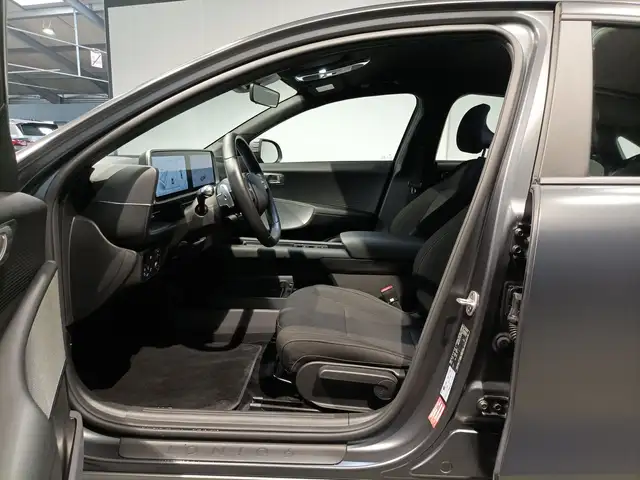 Hyundai Ioniq 6 view 8