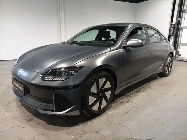 Hyundai Ioniq 6 view 3