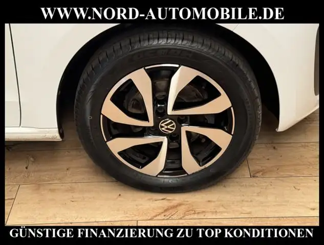 Volkswagen up! view 15