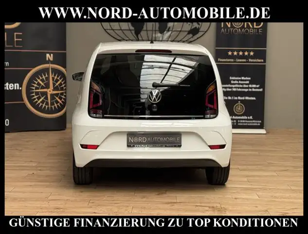 Volkswagen up! view 11