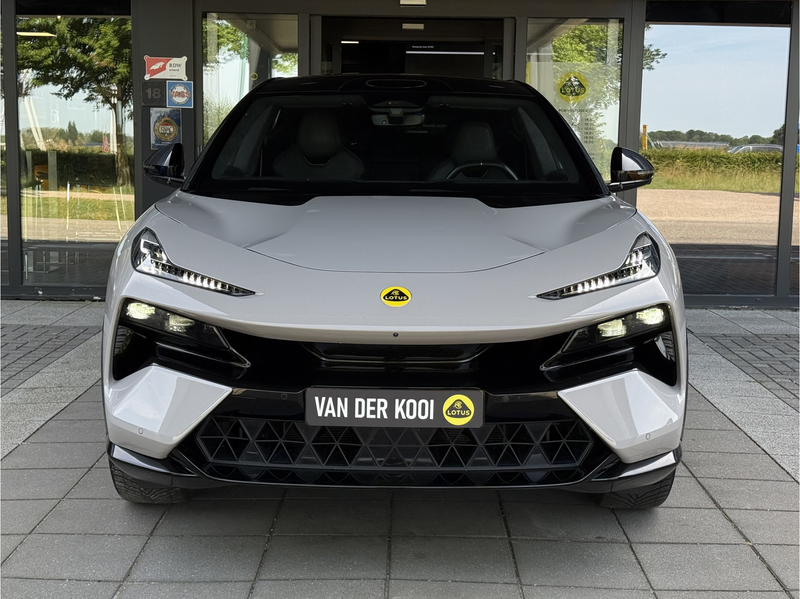 Lotus Eletre EDS 450 4WD 112 kWh — photo 2