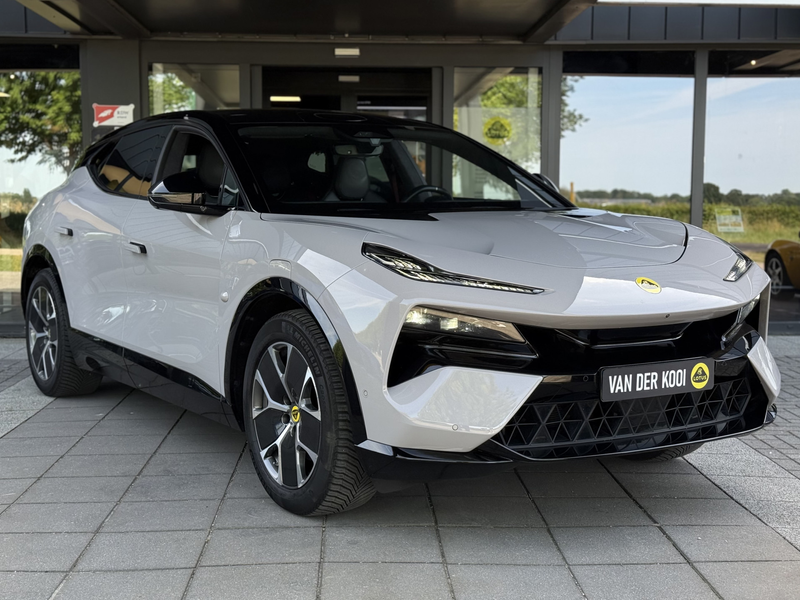 Lotus Eletre EDS 450 4WD 112 kWh — photo 3