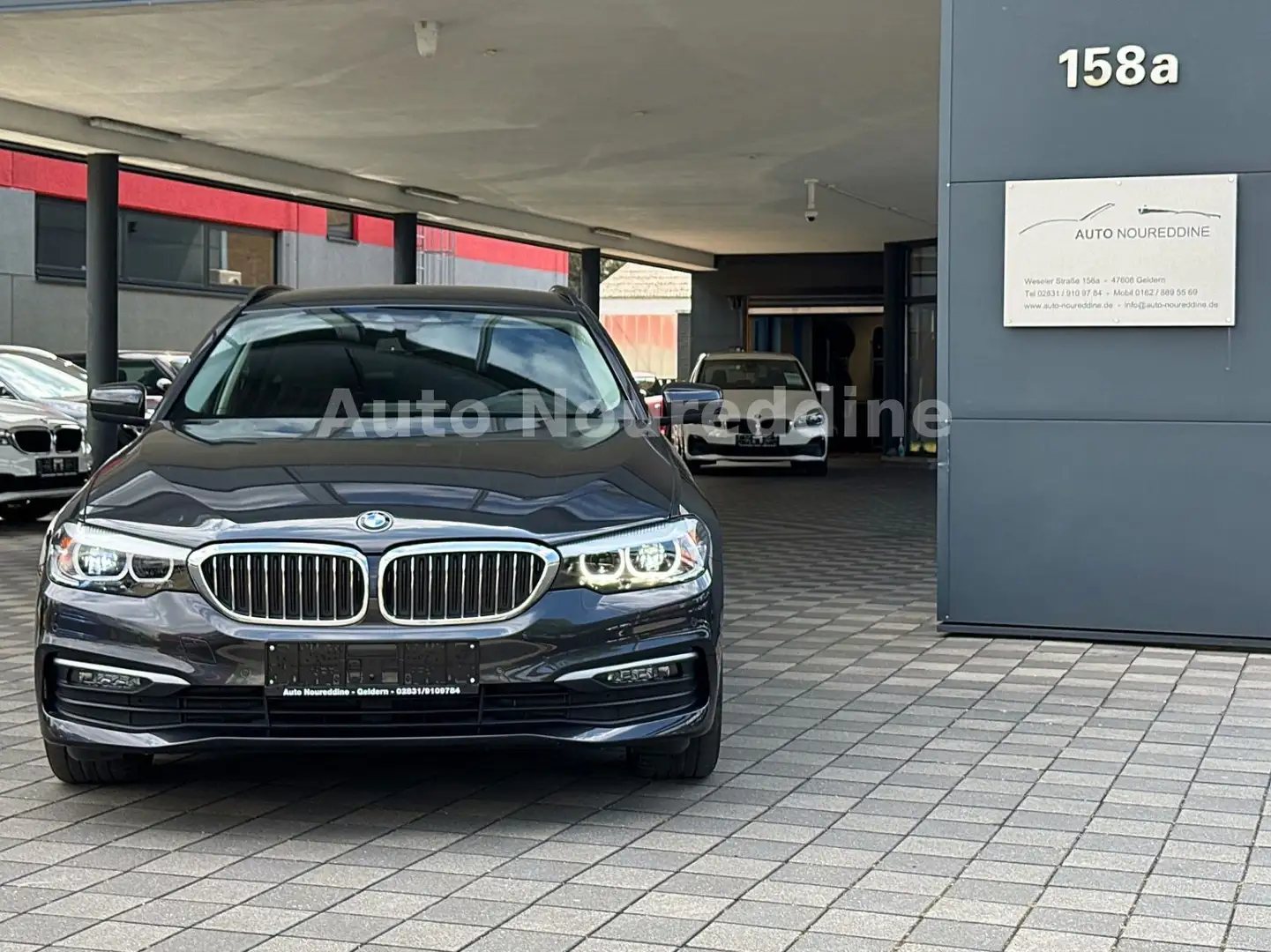 BMW 520 d Touring *Automatik*Navi*HUD*Wlan*DA*PA*EHK* Grigio - 2