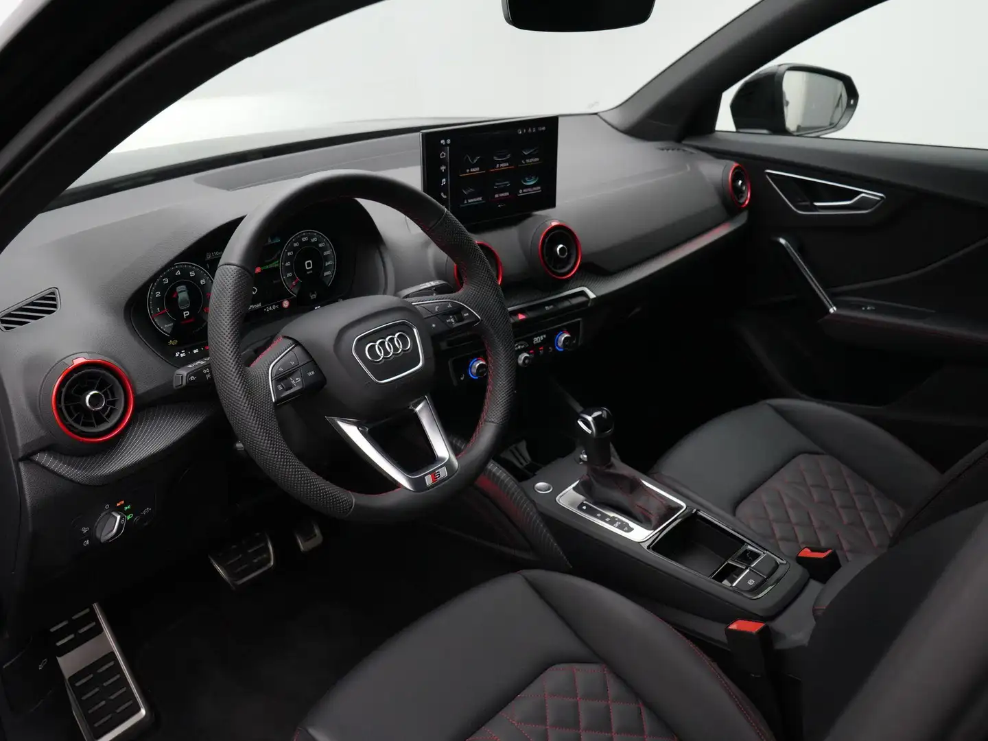 Audi Q2 35 TFSI 150 pk S-tronic S Edition / S-Line | Trekh Zwart - 2