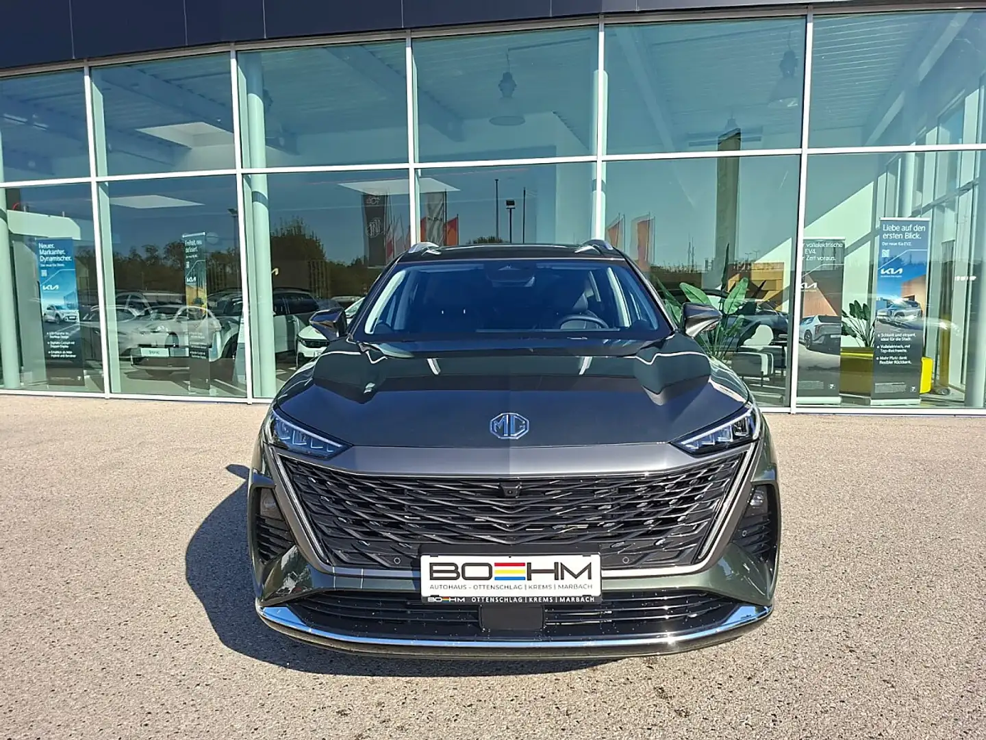 MG MGS9 1,5 PHEV Premium Grün - 2