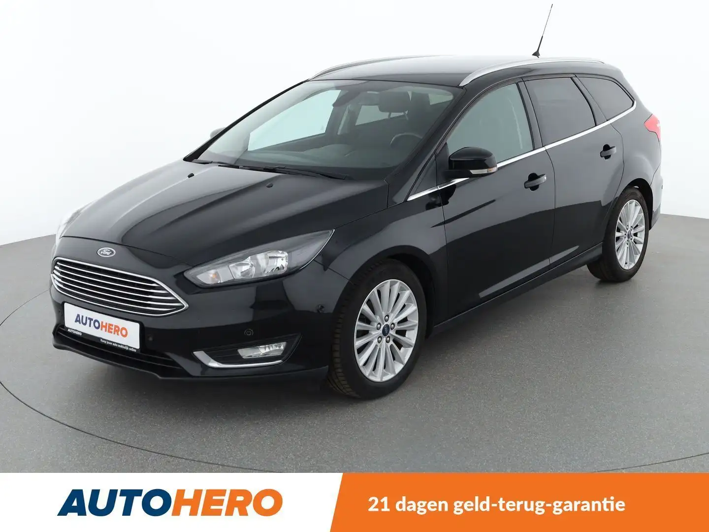 Ford Focus 1.0 EcoBoost Titanium Black - 1