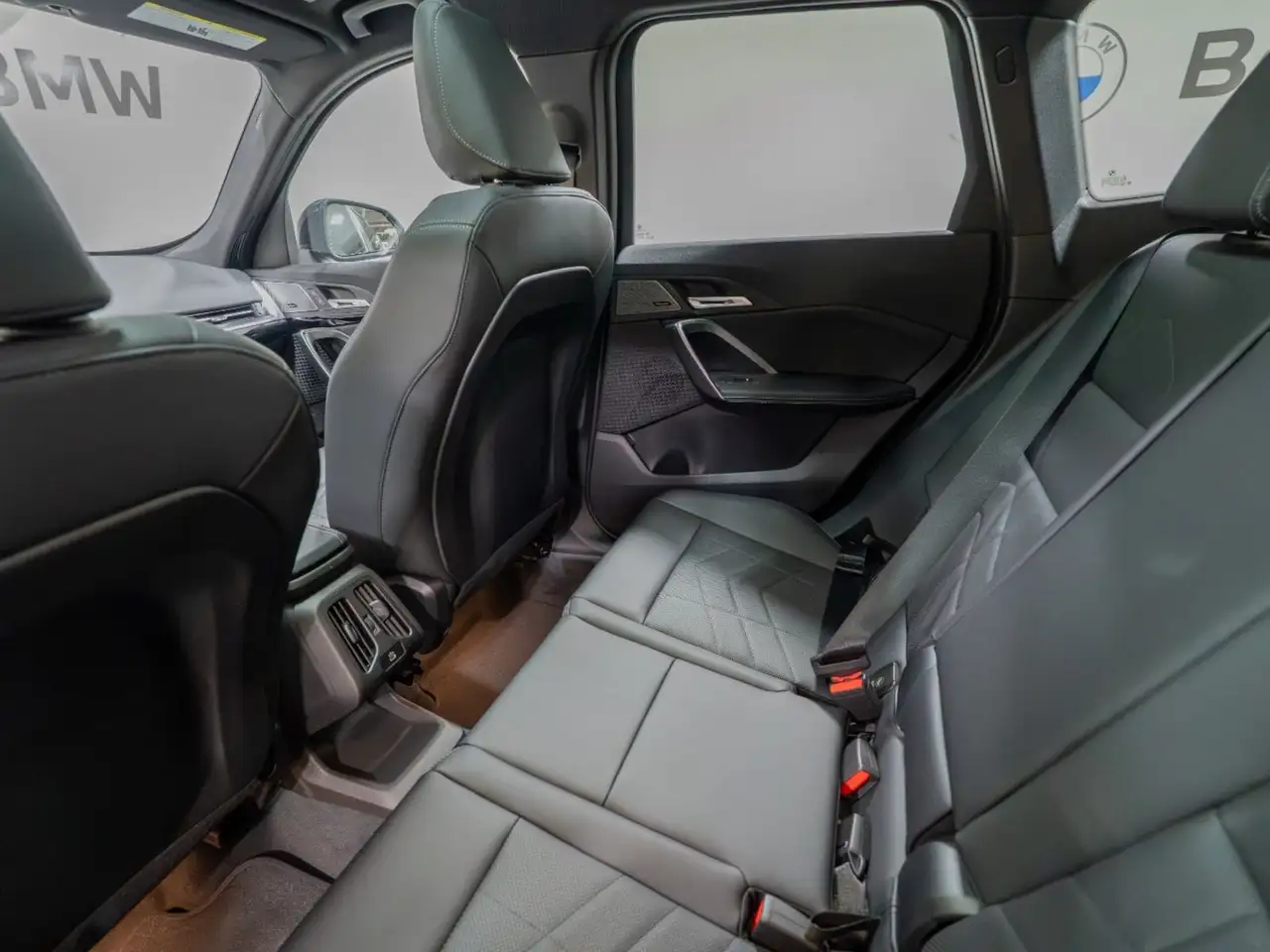 BMW X1 снимка BMW X1