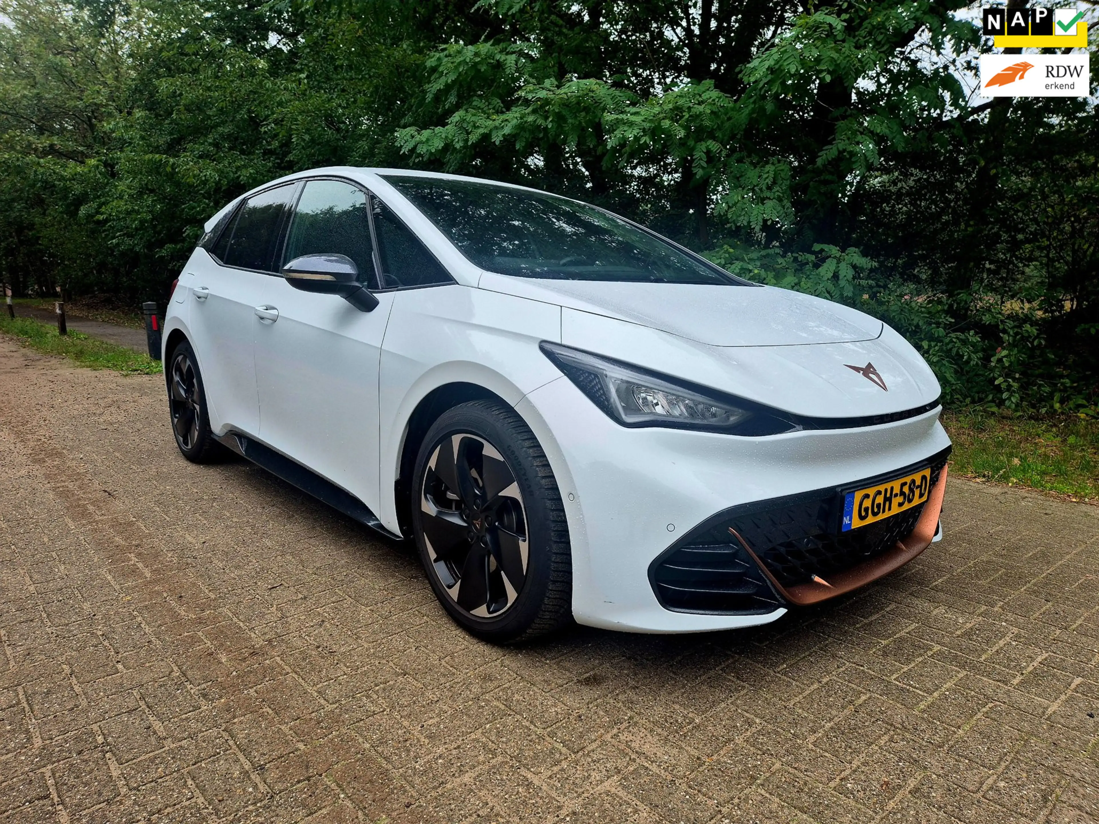 CUPRA Born Essential 63 kWh facelft btw