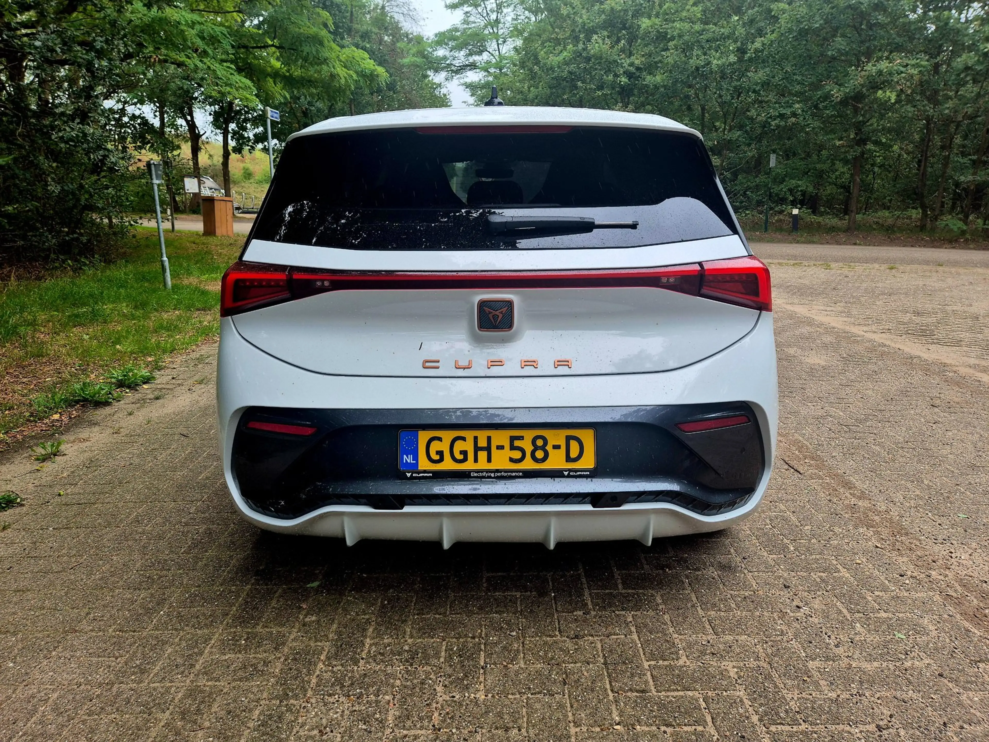 CUPRA Born Essential 63 kWh facelft btw — photo 3