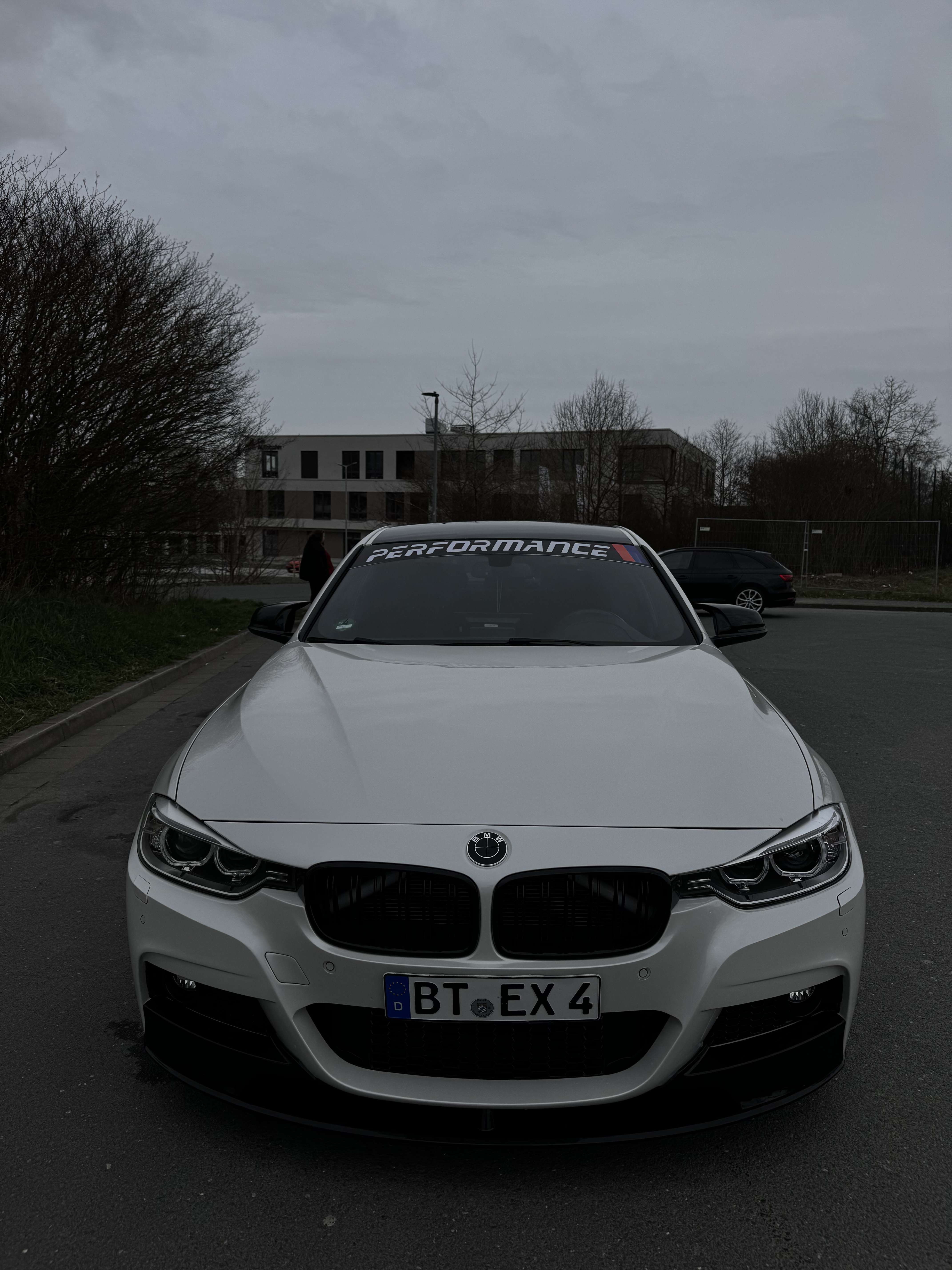 Second hand Bmw 3 Series 320