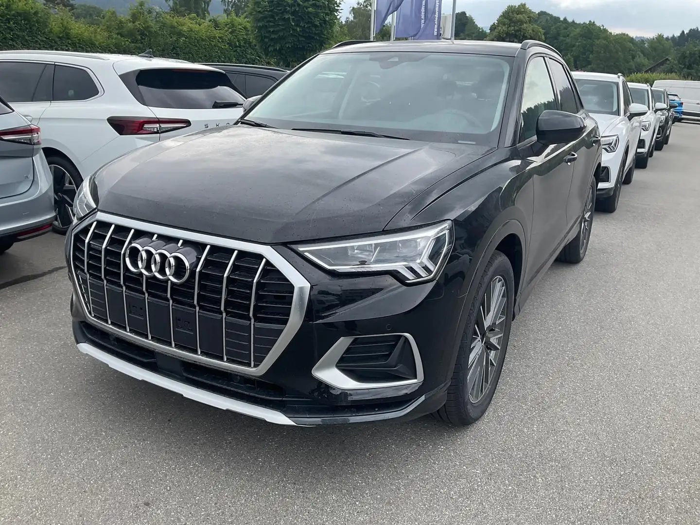 Audi Q3 40 TFSI quattro advanced, AHK, 19-Zoll, Navi, el. Schwarz - 2