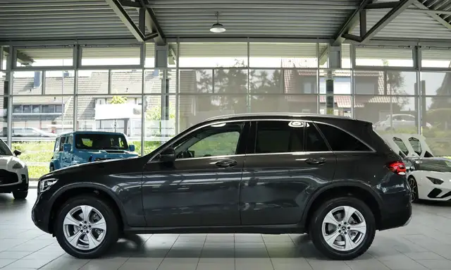 Mercedes-Benz GLC 200 view 11