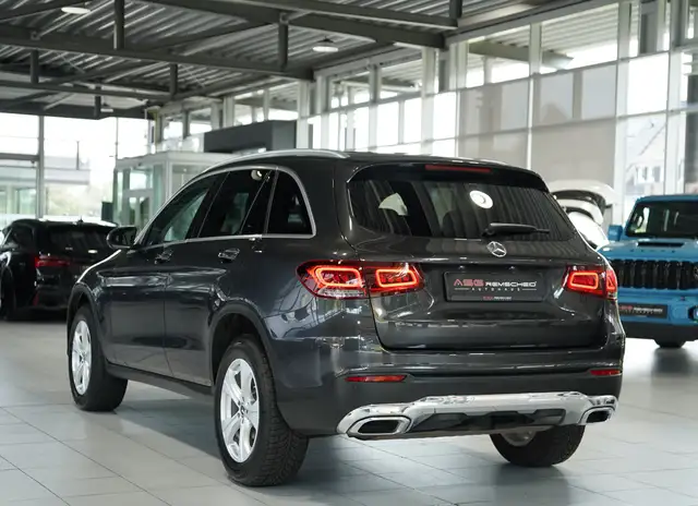 Mercedes-Benz GLC 200 view 10
