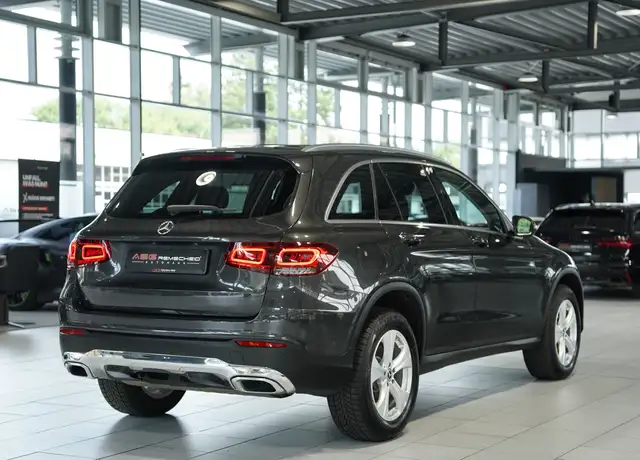 Mercedes-Benz GLC 200 view 8