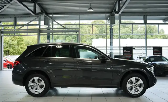 Mercedes-Benz GLC 200 view 7
