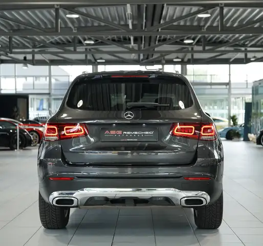 Mercedes-Benz GLC 200 view 9
