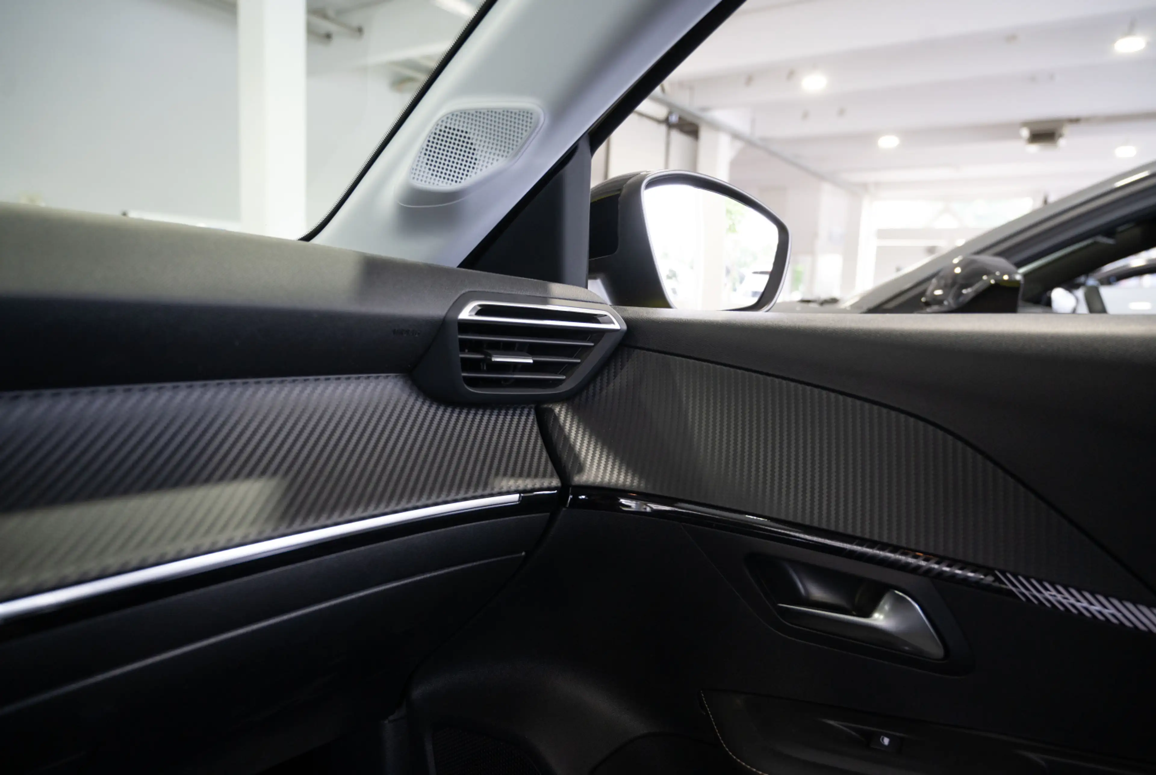 Peugeot 208 ALLURE PureTech 100 PS *NAVI*DAB*KAMERA* — photo 12