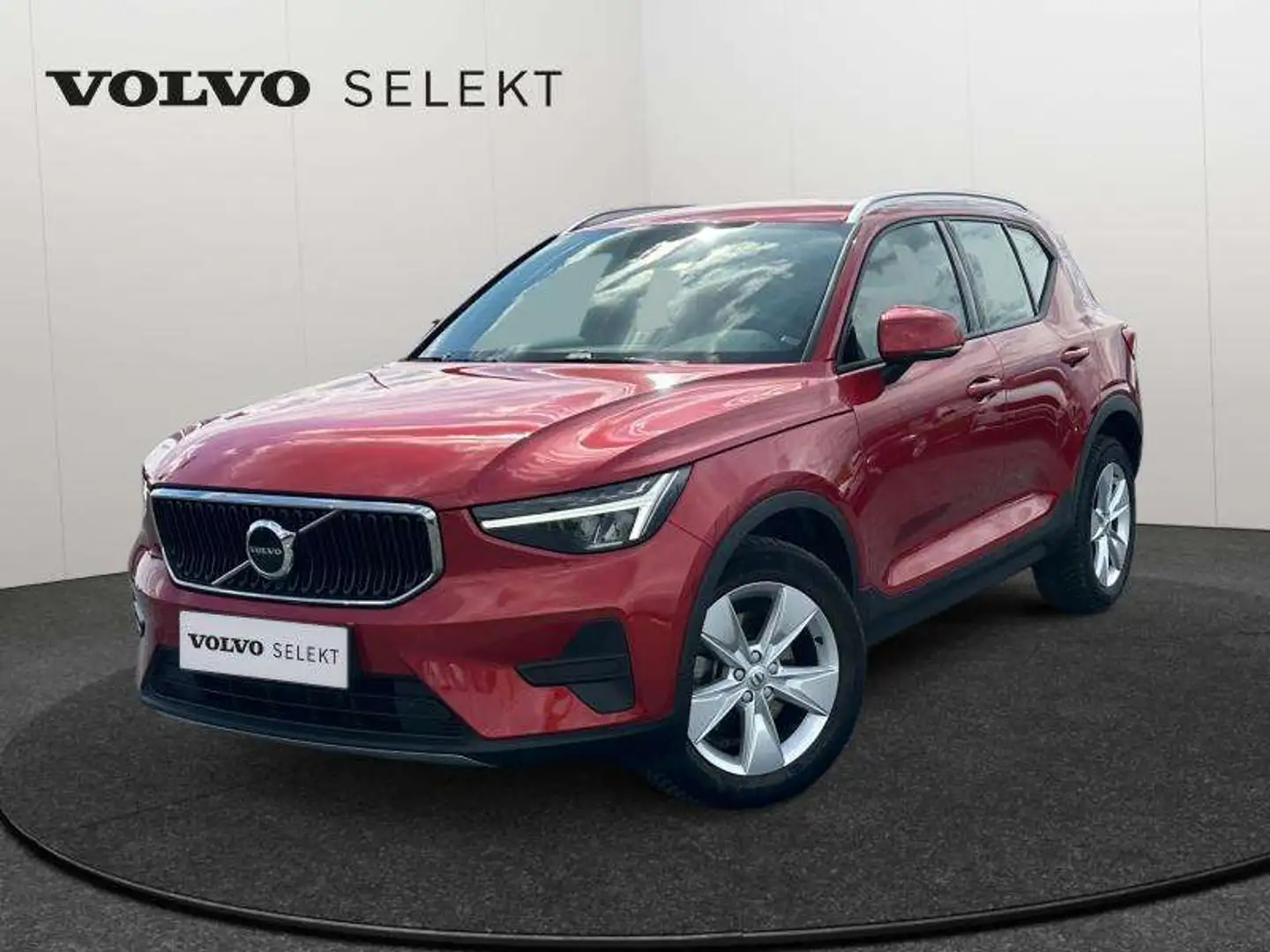 Volvo XC40 B3 Core / Essence Rouge - 1