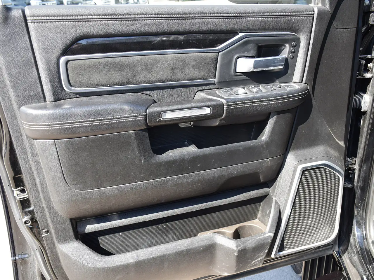 RAM 3500 снимка RAM 3500