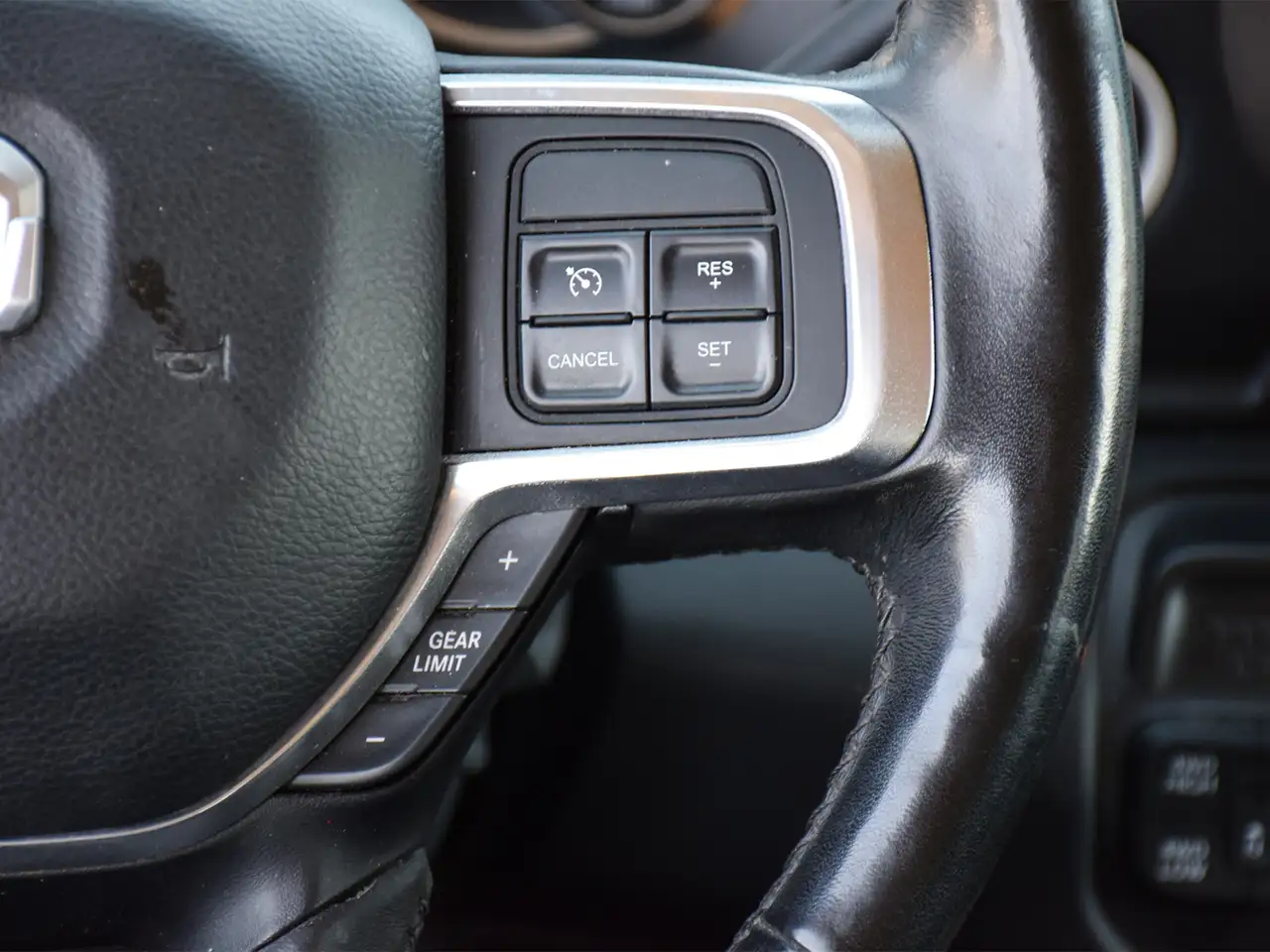 RAM 3500 снимка RAM 3500
