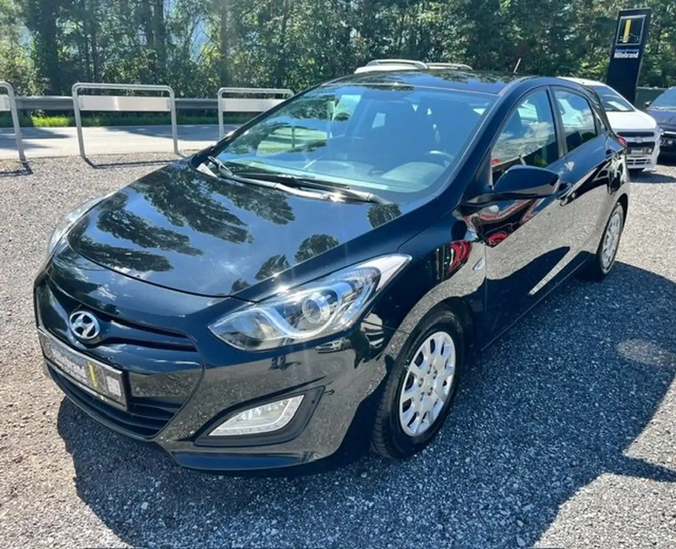 Hyundai i30 i30 1,4 CRDi *Europe* ERSTBESITZ Schwarz - 1