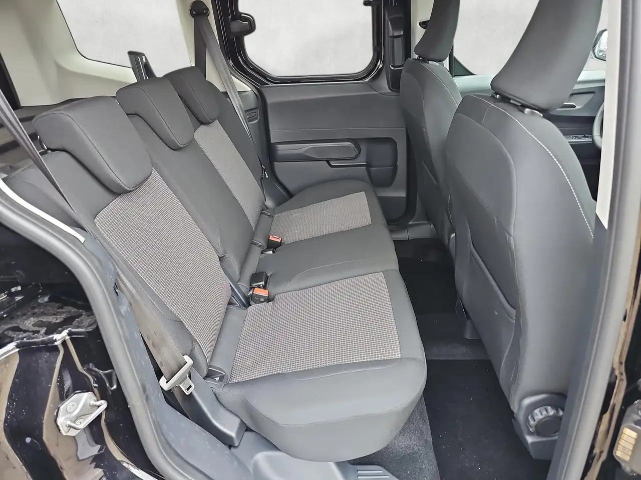 Ford Tourneo Courier 2026 — фото 14