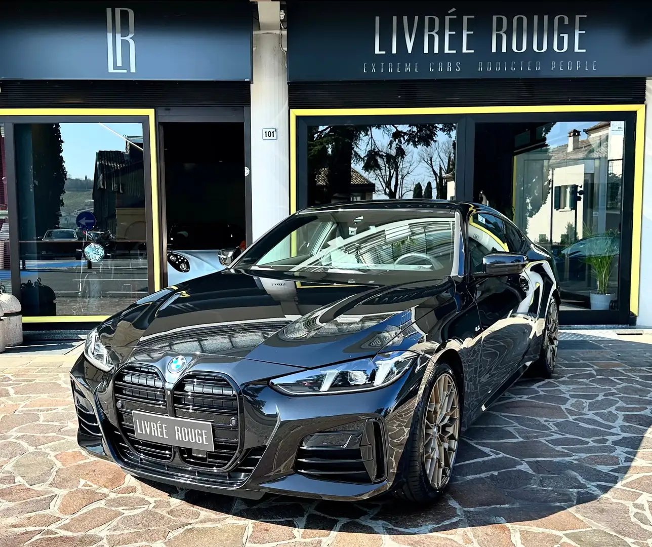 BMW 420 420d Coupe mhev 48V xdrive MSport auto Zwart - 1