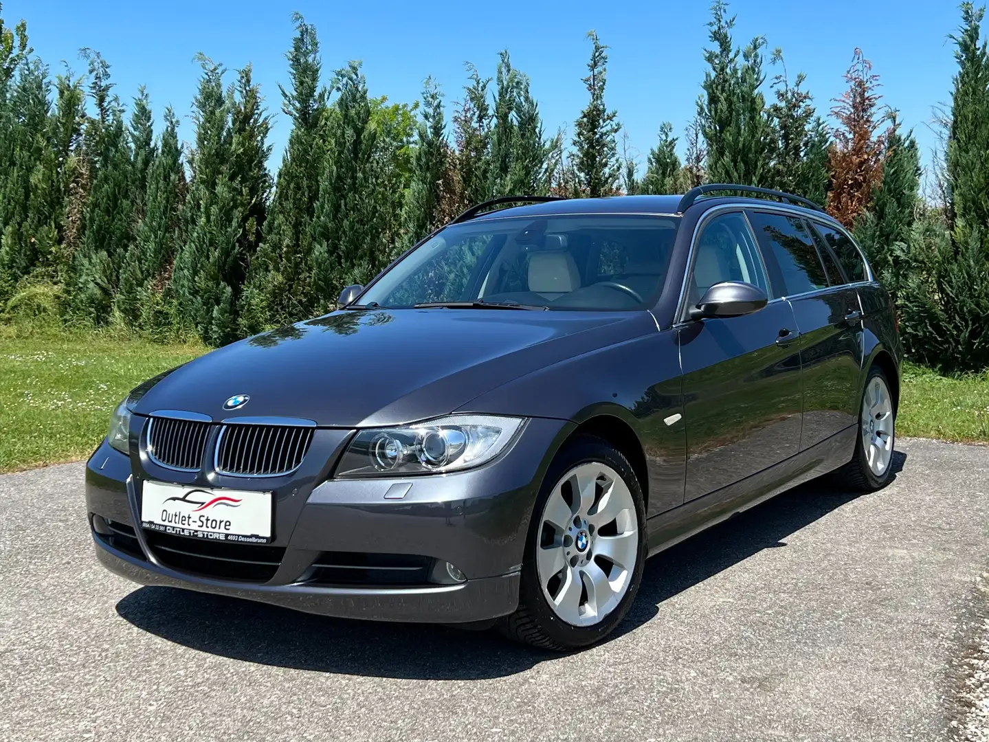 BMW 330 330xi Touring Aut.*2.Besitz*Leder*Navi*SHZ*TOP* Argent - 1