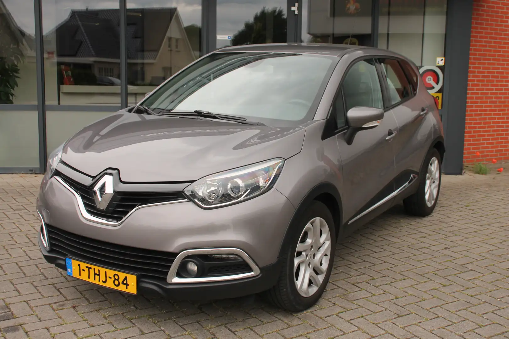 Renault Captur 1.2 TCe Dynamique AUTOMAAT ✅ Climate control ✅ Tre Grijs - 2